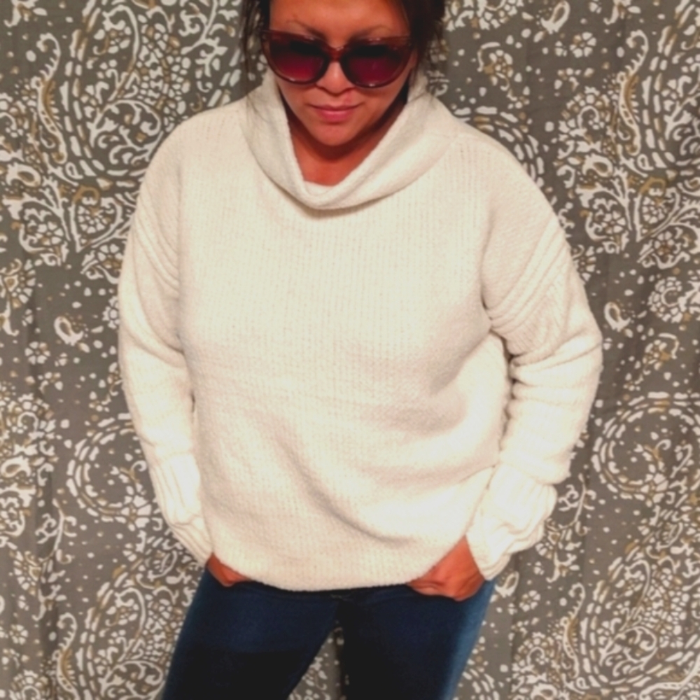 🌼3/$28🌼Chunky Beige Chenille Knit Sweater